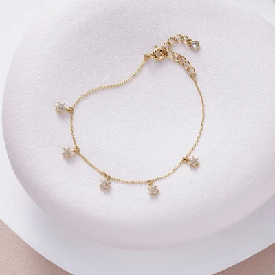 Daisy flake bracelet