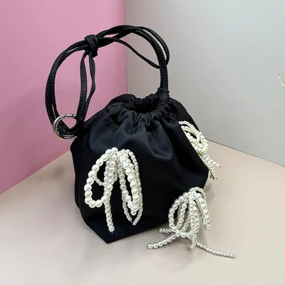 un peu drawstring bag